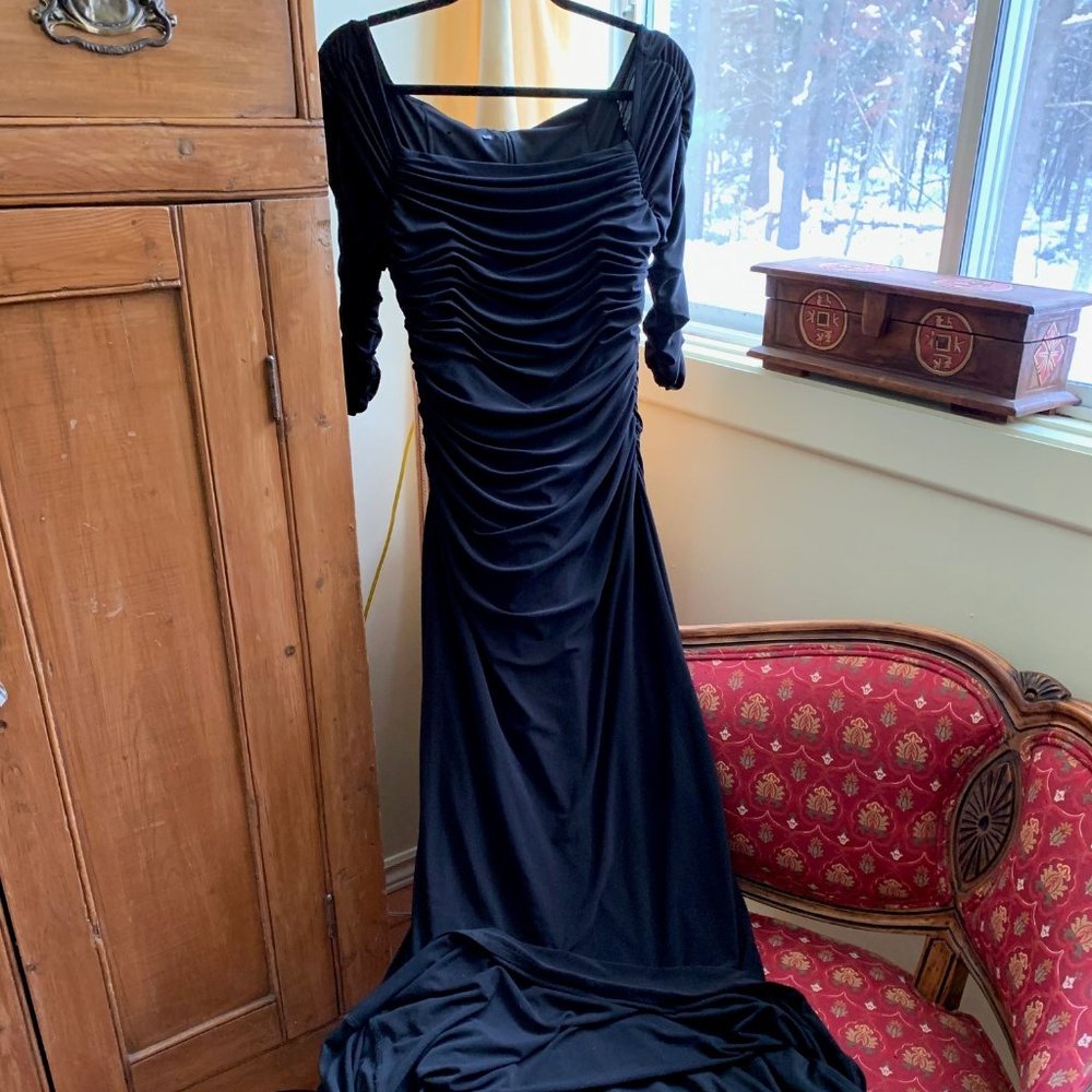 Joseph Ribkoff, Evening dress. Maxi. Black, Size Small/Medium.
